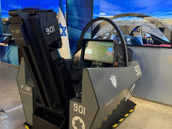 f35 cockpit at lockheed martin