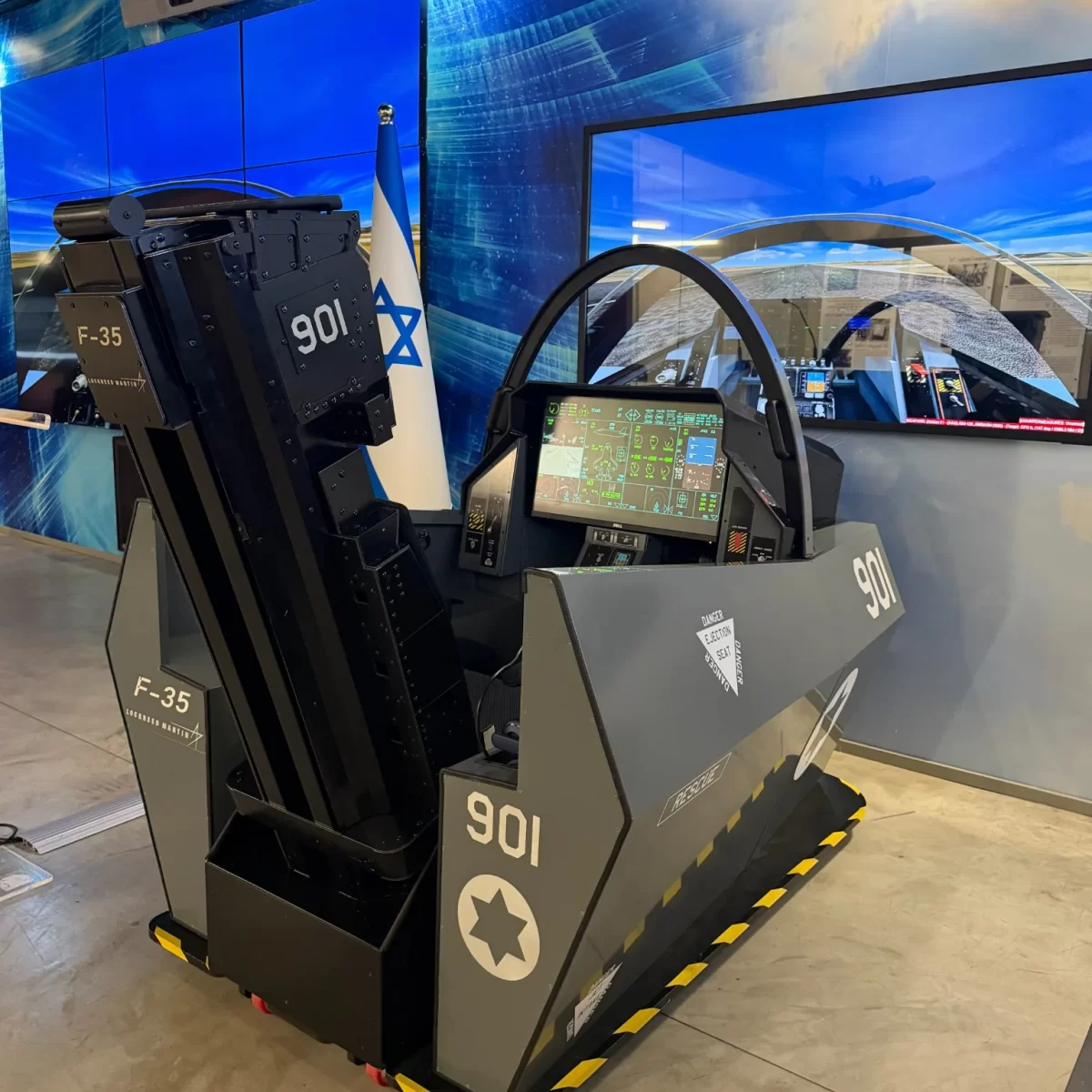 f35 cockpit at lockheed martin